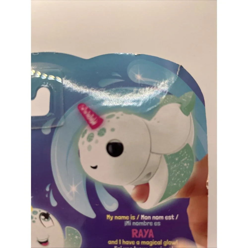 Fingerlings - Baby Narwhale - RAYA - Interactive - New Glow In The Dark